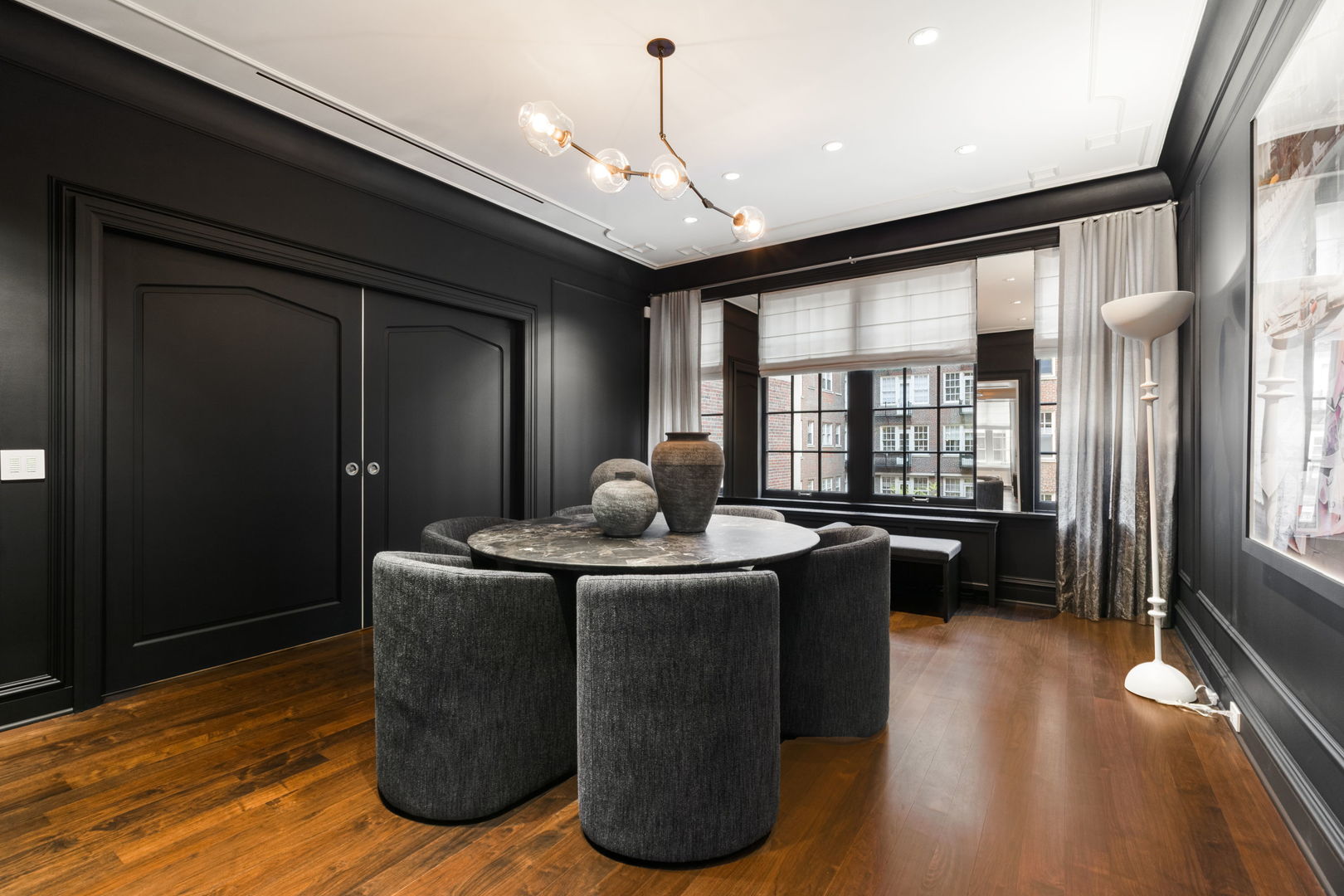 220 E Walton Place Unit: 4E