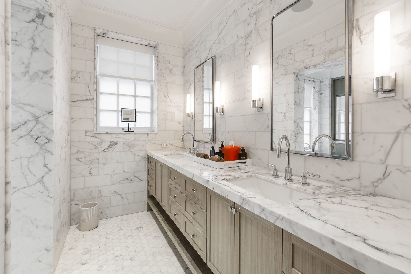 220 E Walton Place Unit: 4E