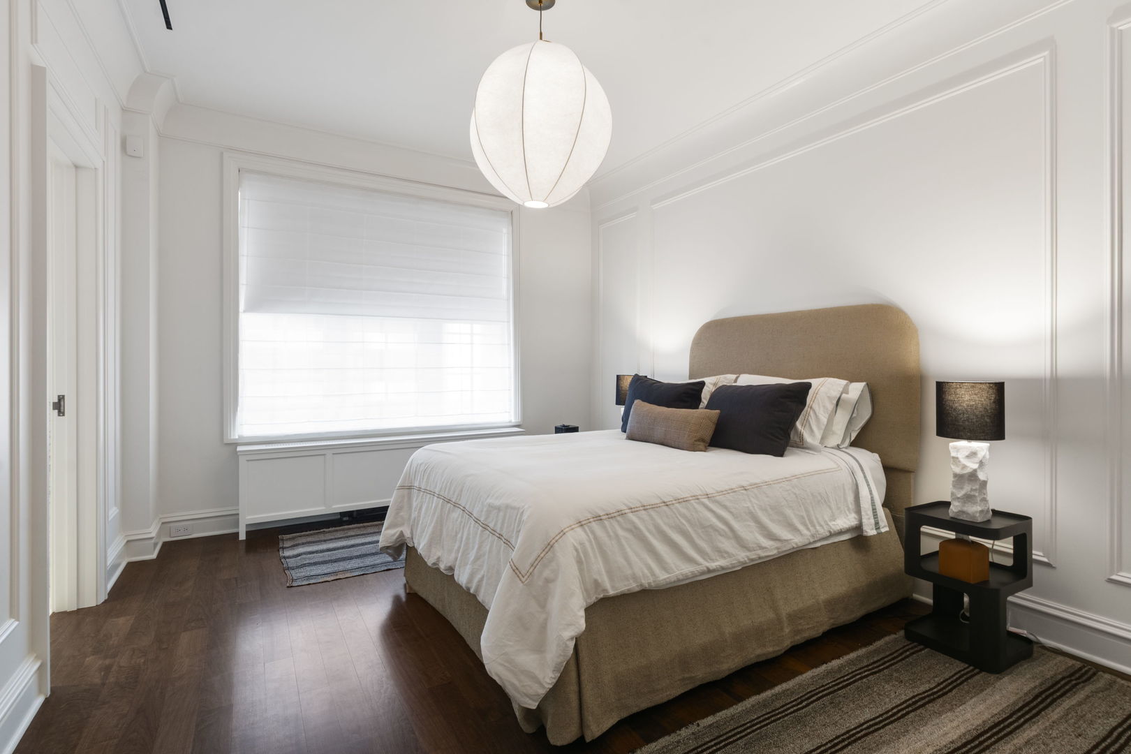220 E Walton Place Unit: 4E