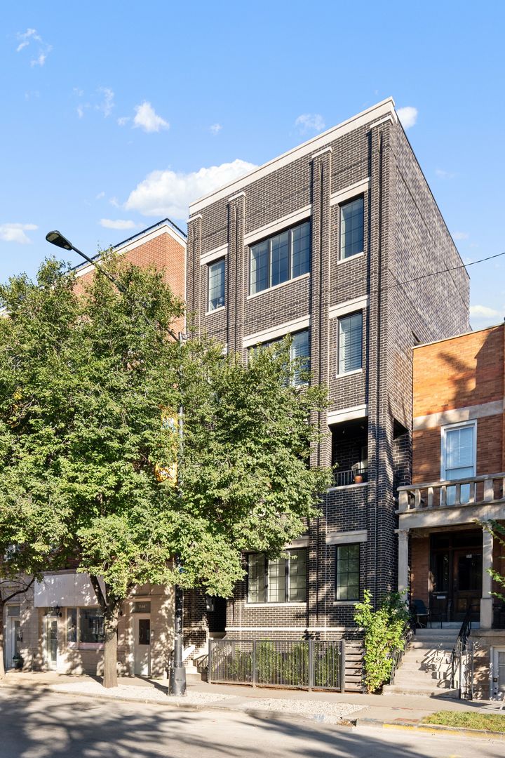1142 W Diversey Parkway Unit: 3