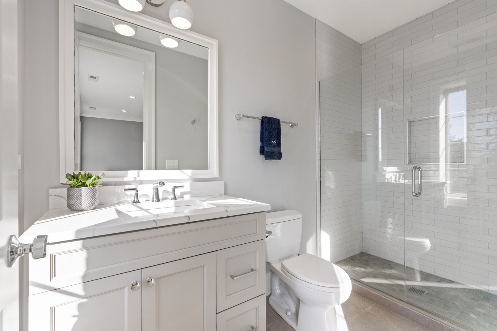 1142 W Diversey Parkway Unit: 3