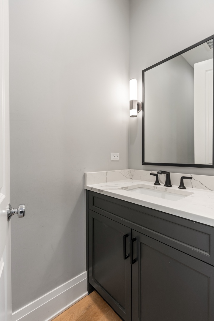 1142 W Diversey Parkway Unit: 3
