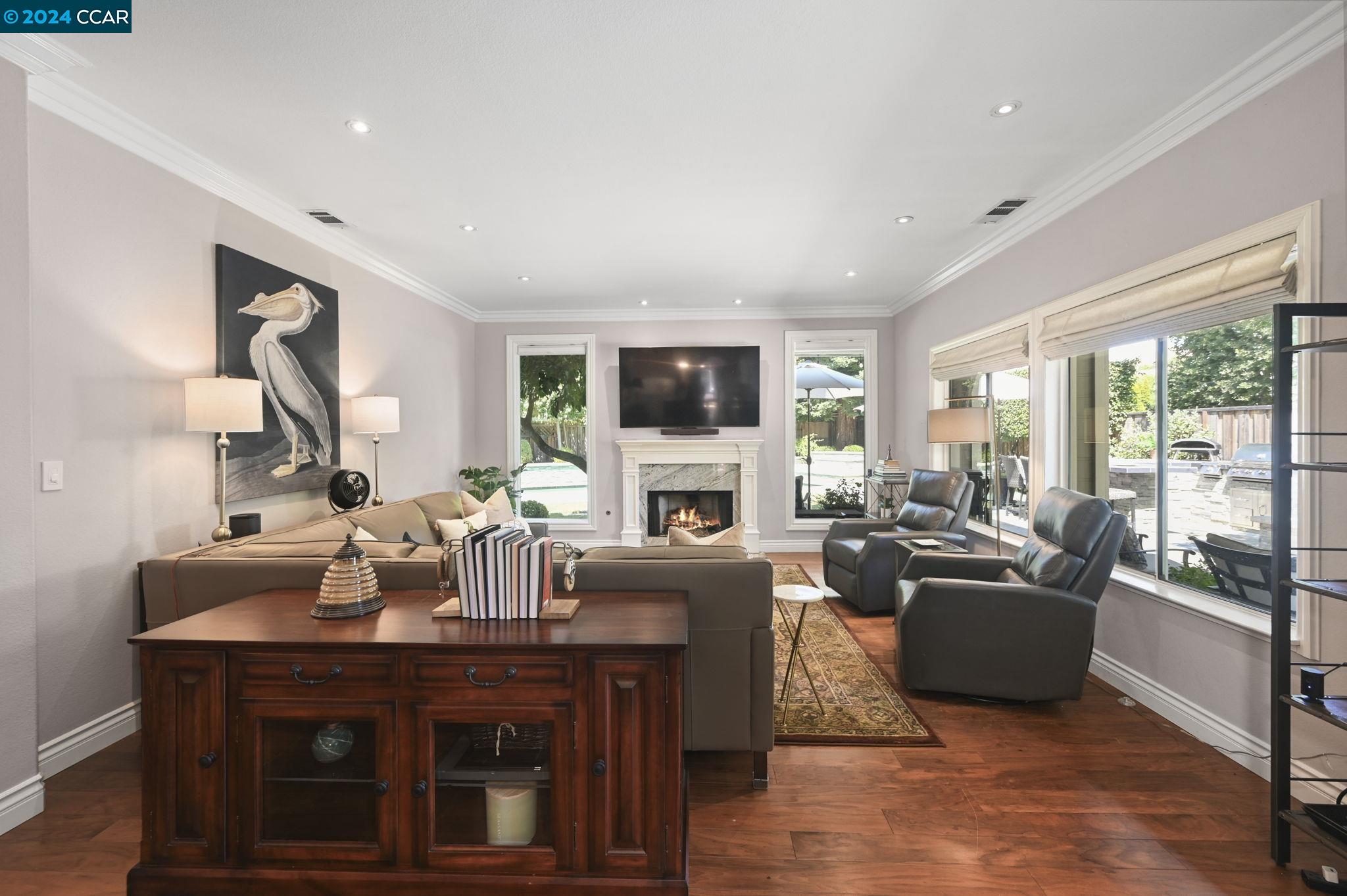 307 Amelia Ln