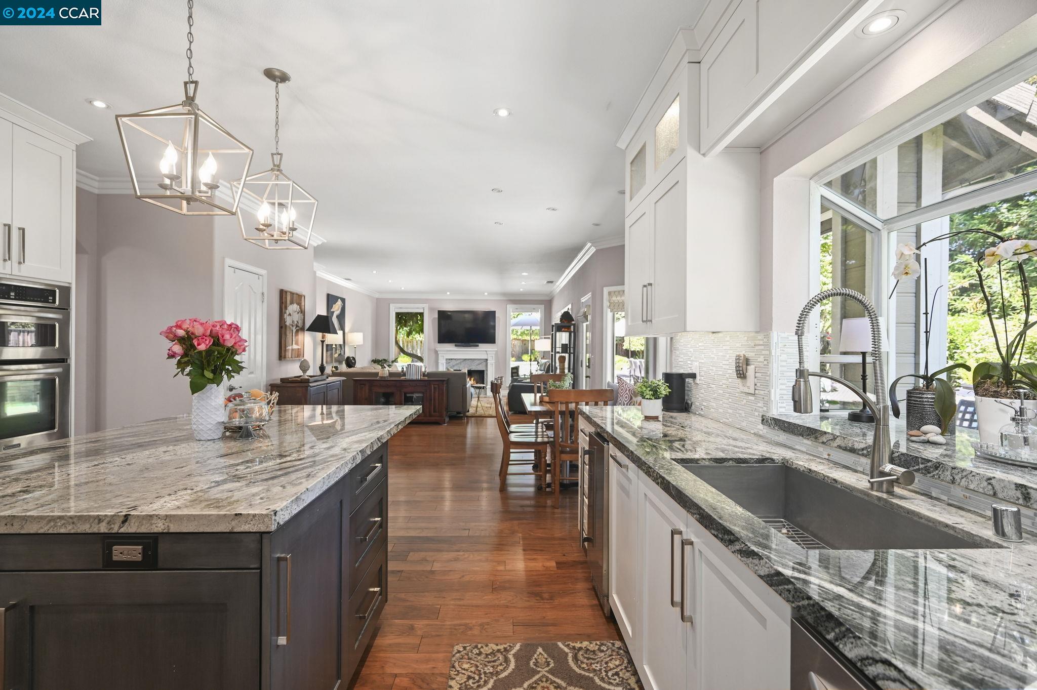 307 Amelia Ln