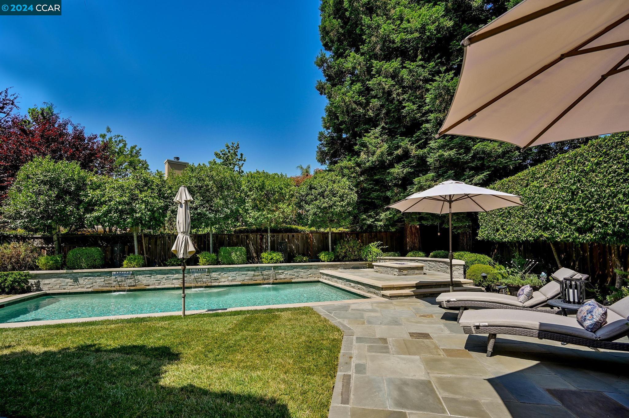 307 Amelia Ln