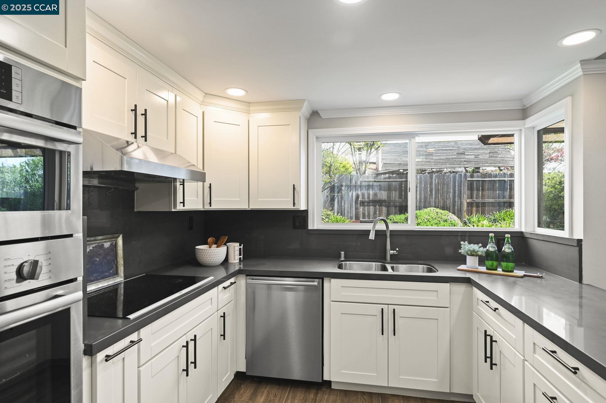 169 Pebble Pl