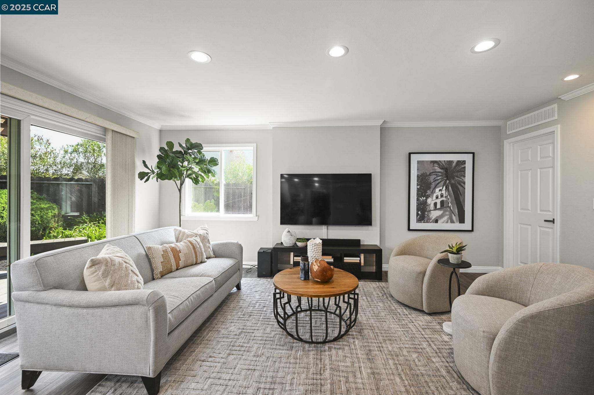 169 Pebble Pl