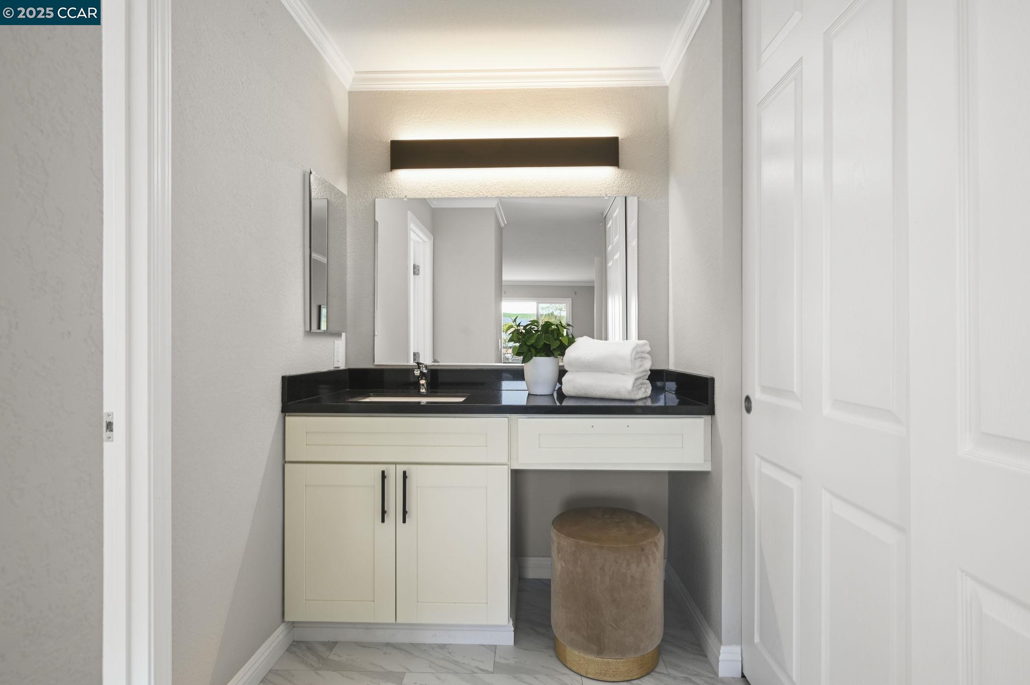 169 Pebble Pl