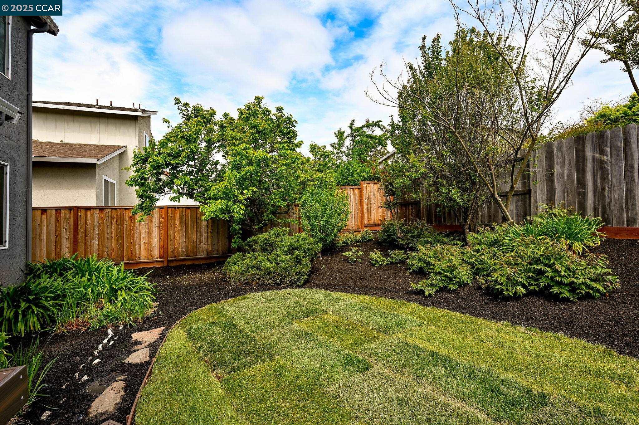 169 Pebble Pl