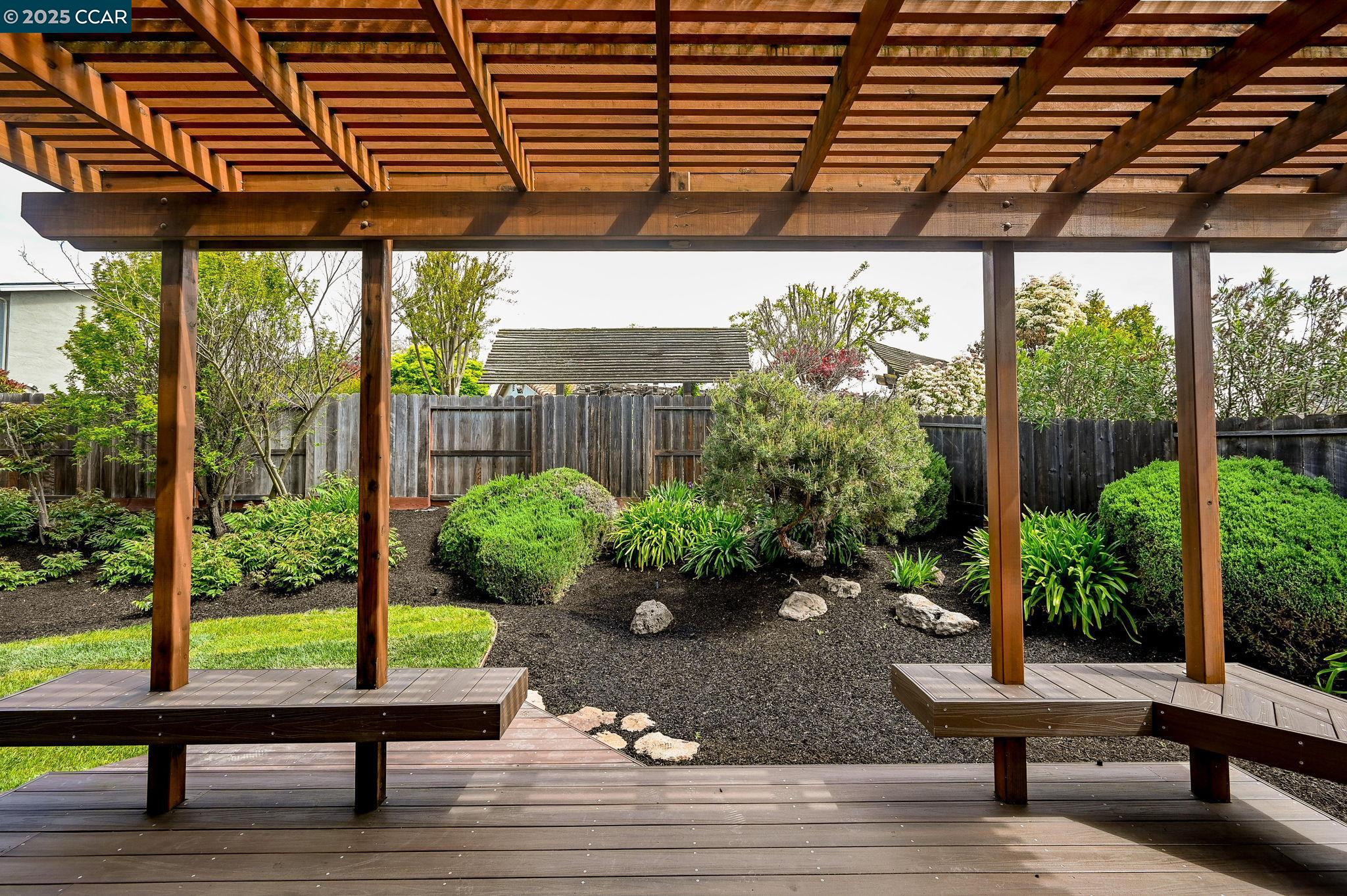 169 Pebble Pl