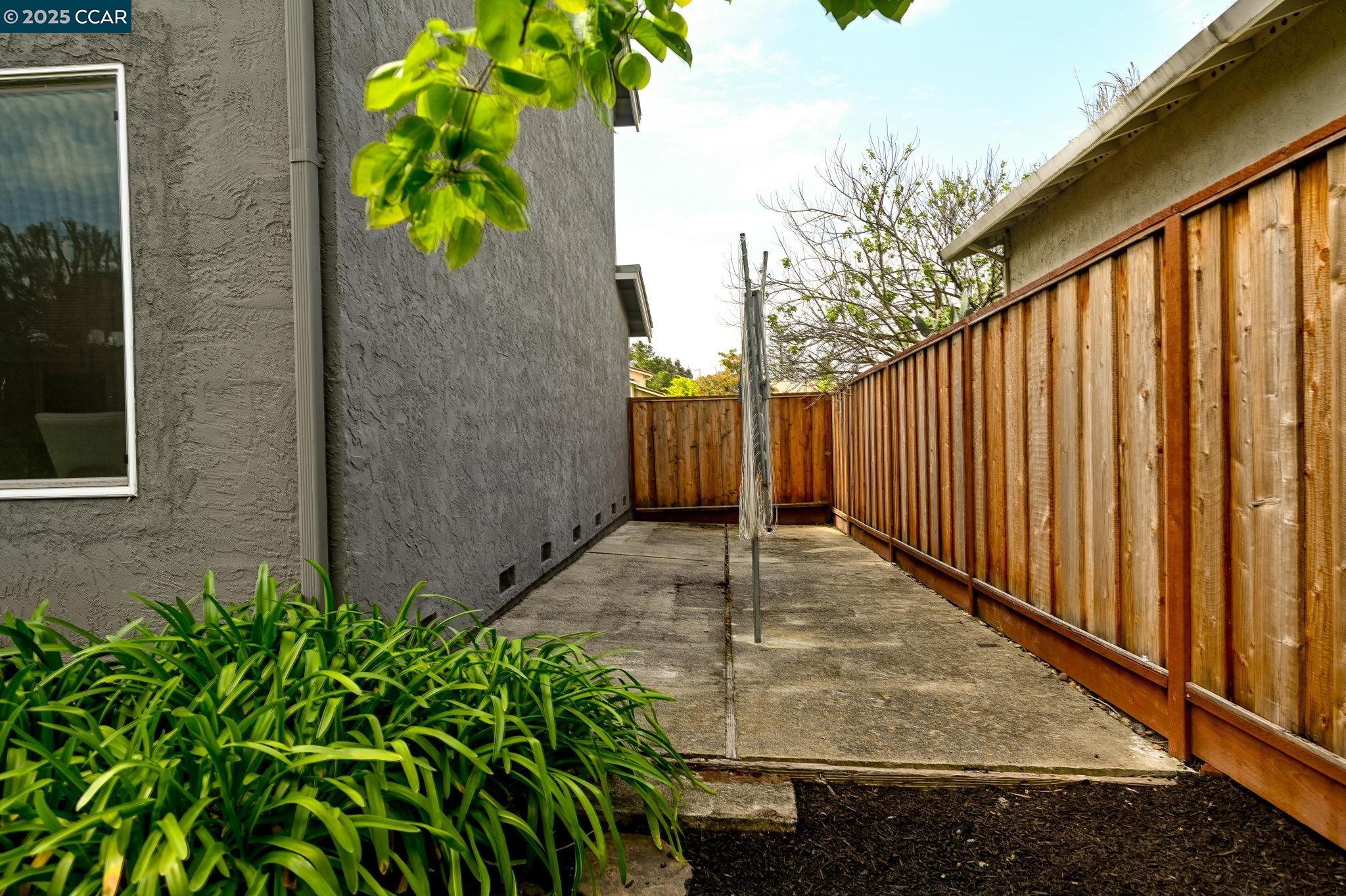 169 Pebble Pl