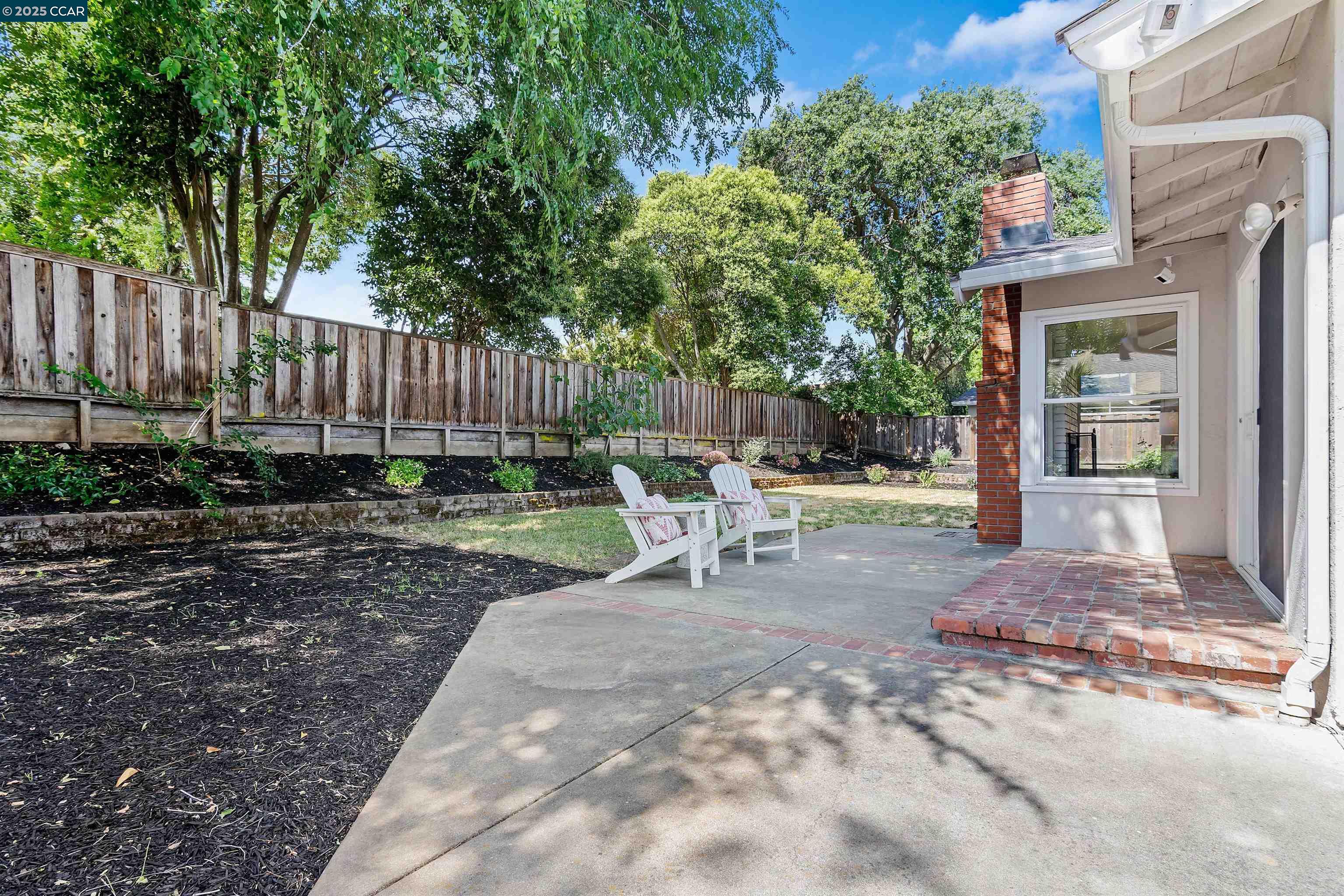 2872 San Benito Dr