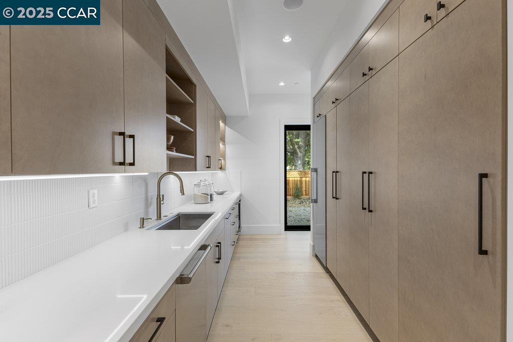11 Willowmere Rd