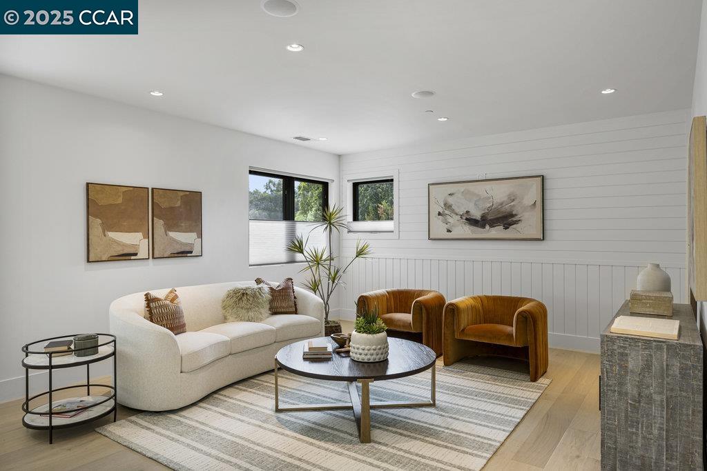 11 Willowmere Rd