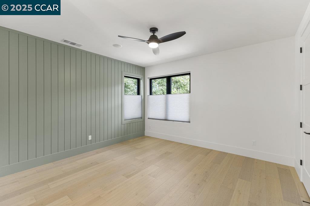 11 Willowmere Rd