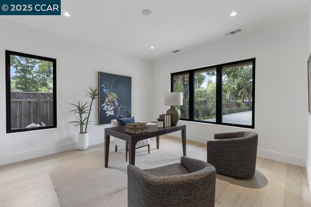 11 Willowmere Rd
