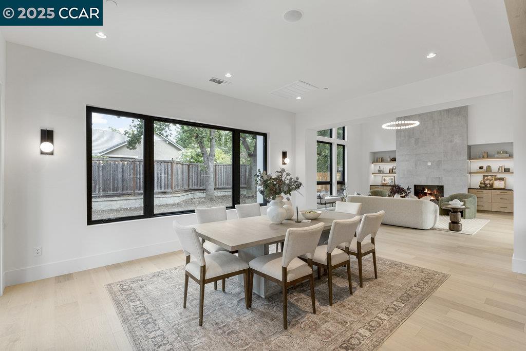 11 Willowmere Rd