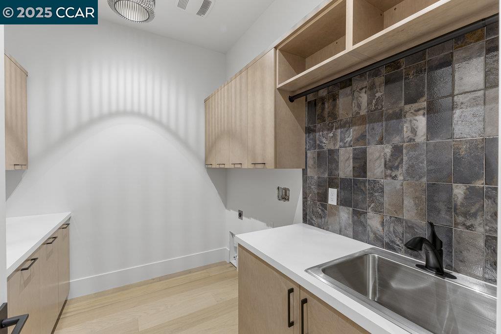11 Willowmere Rd