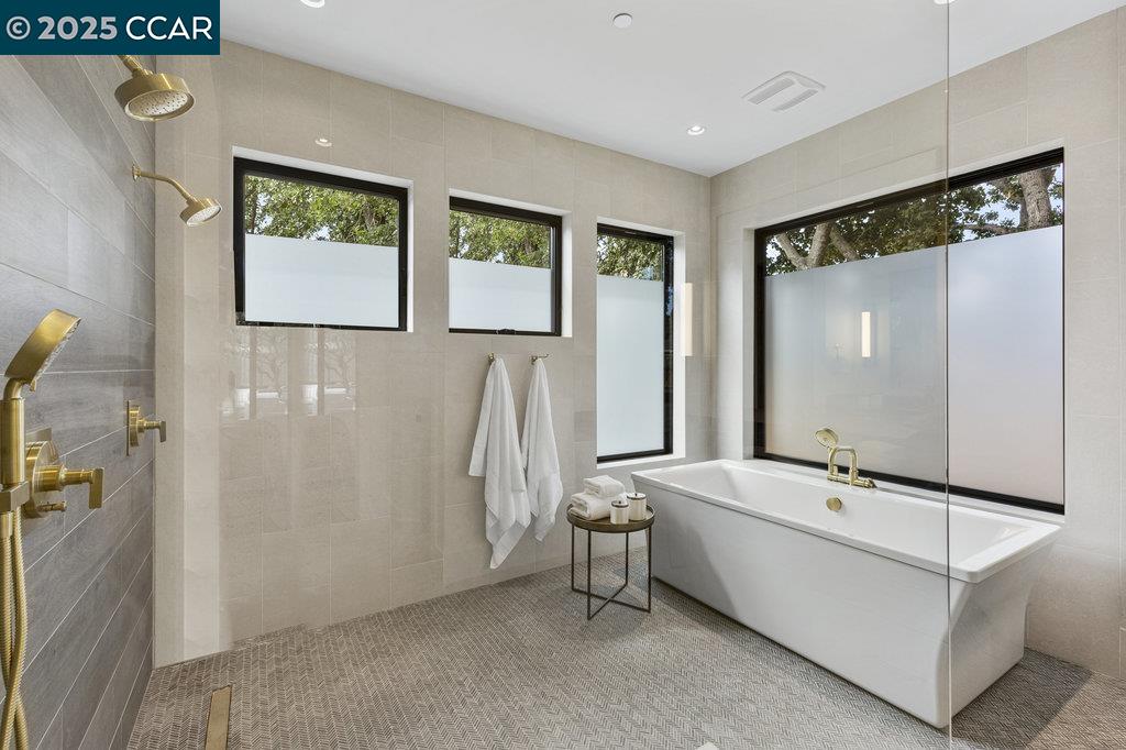 11 Willowmere Rd