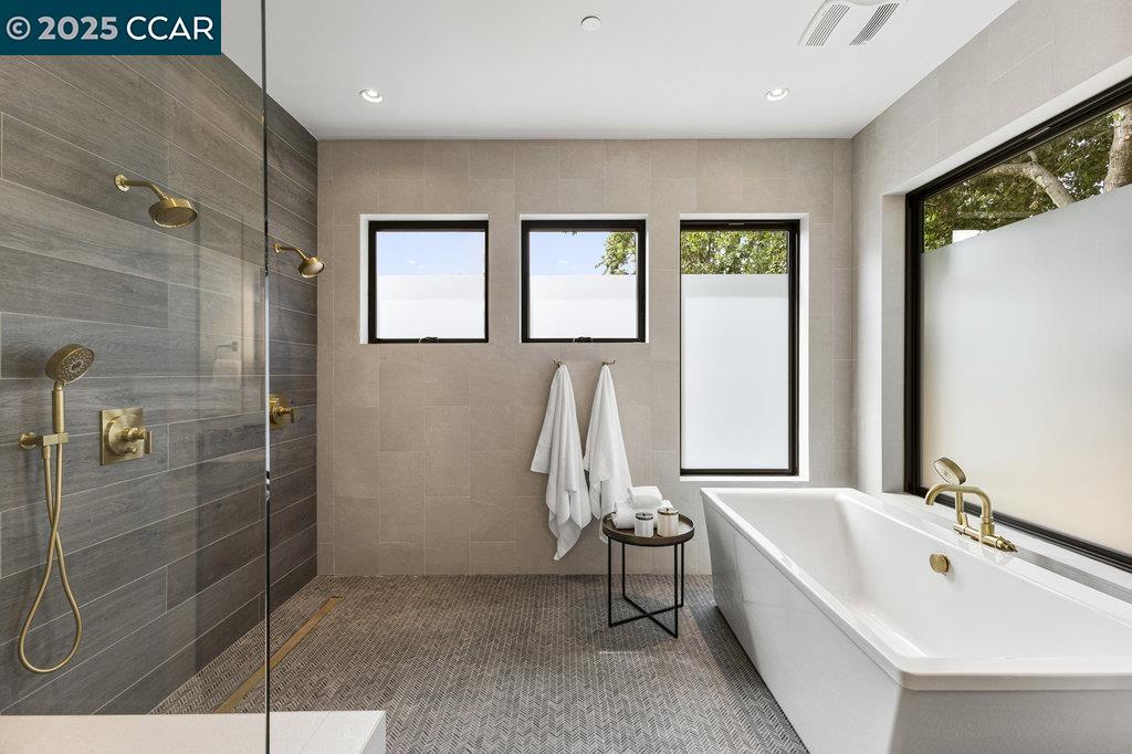 11 Willowmere Rd
