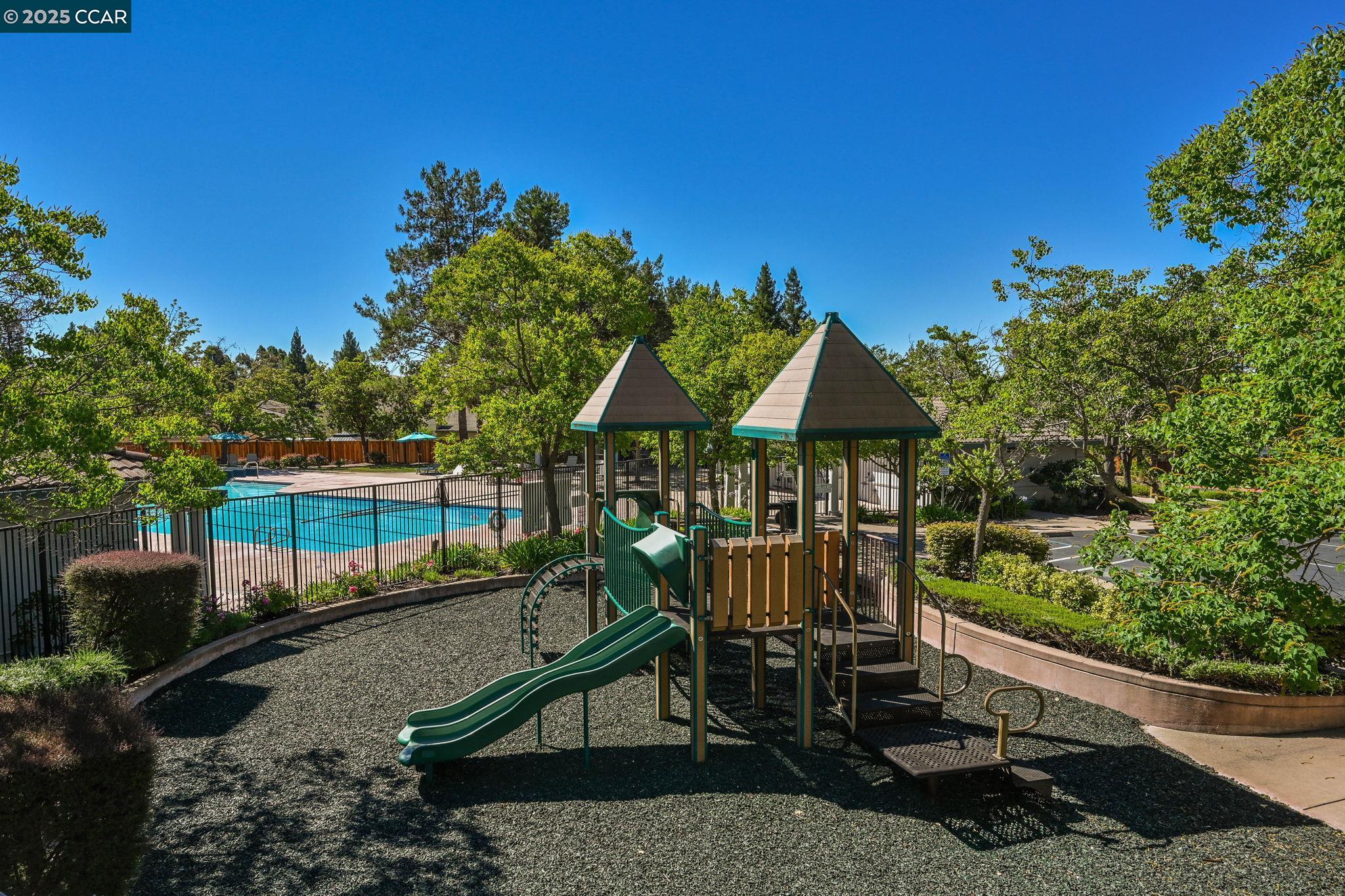 320 Deepcreek Ct