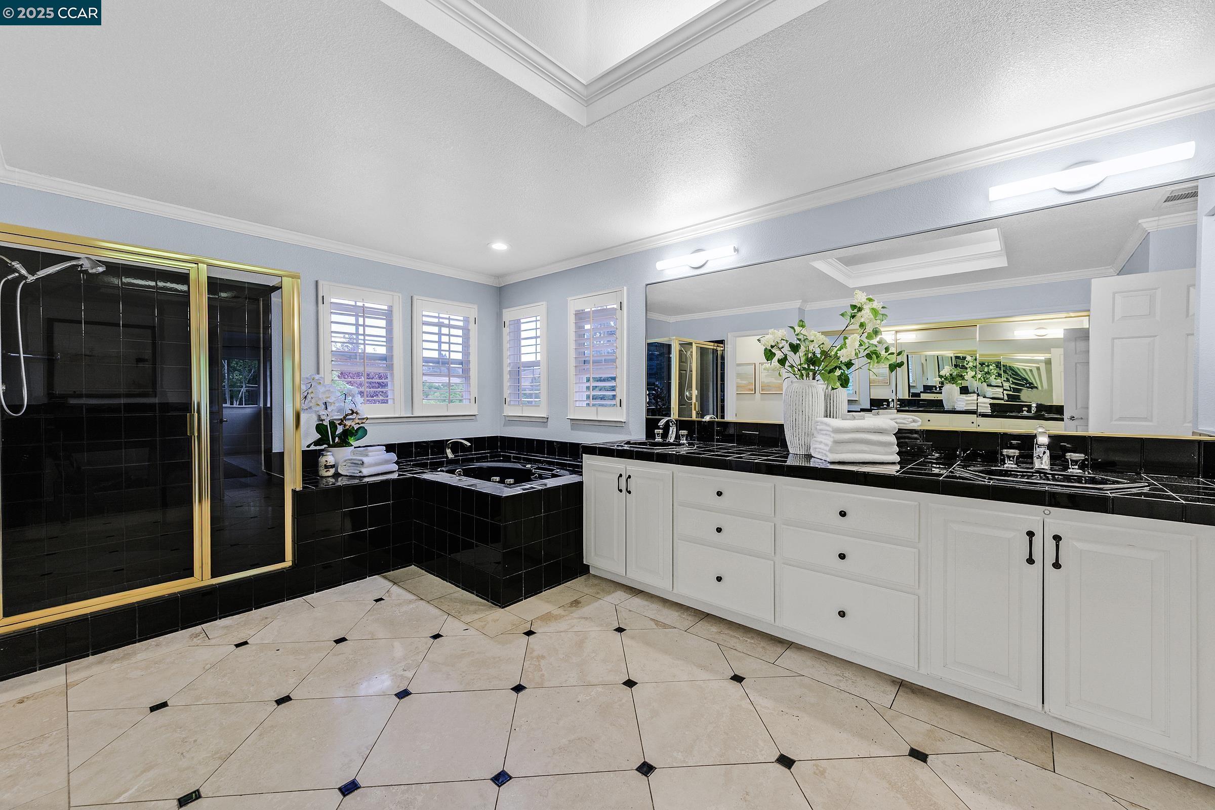 102 Leafield Rd