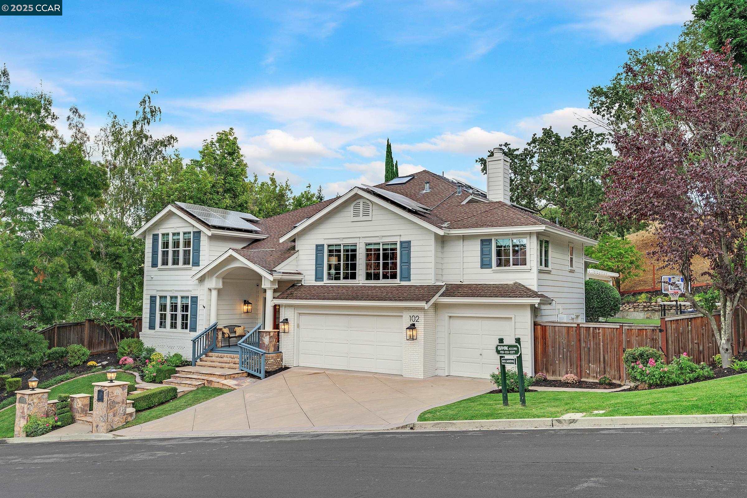 102 Leafield Rd