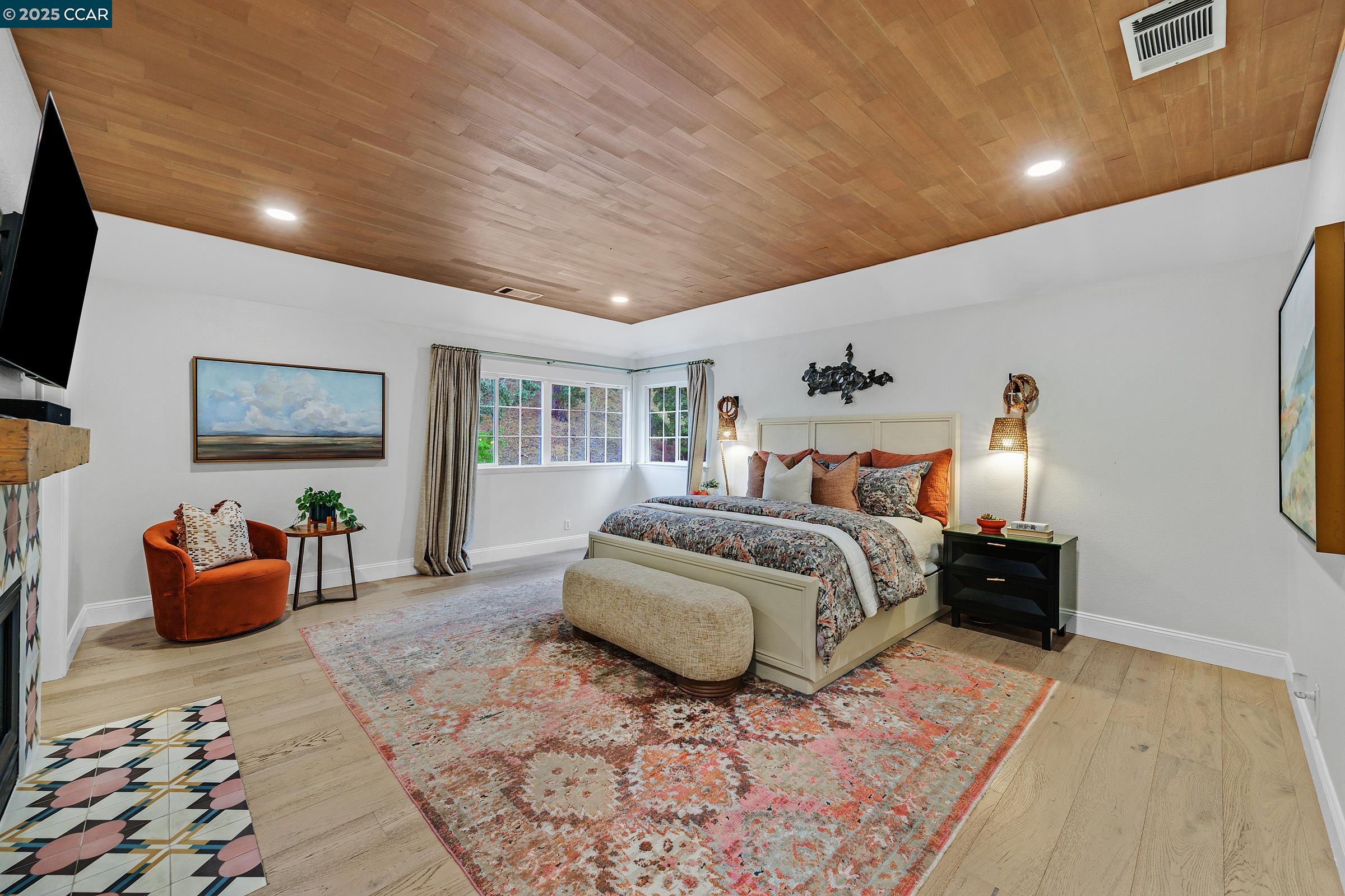 102 Leafield Rd