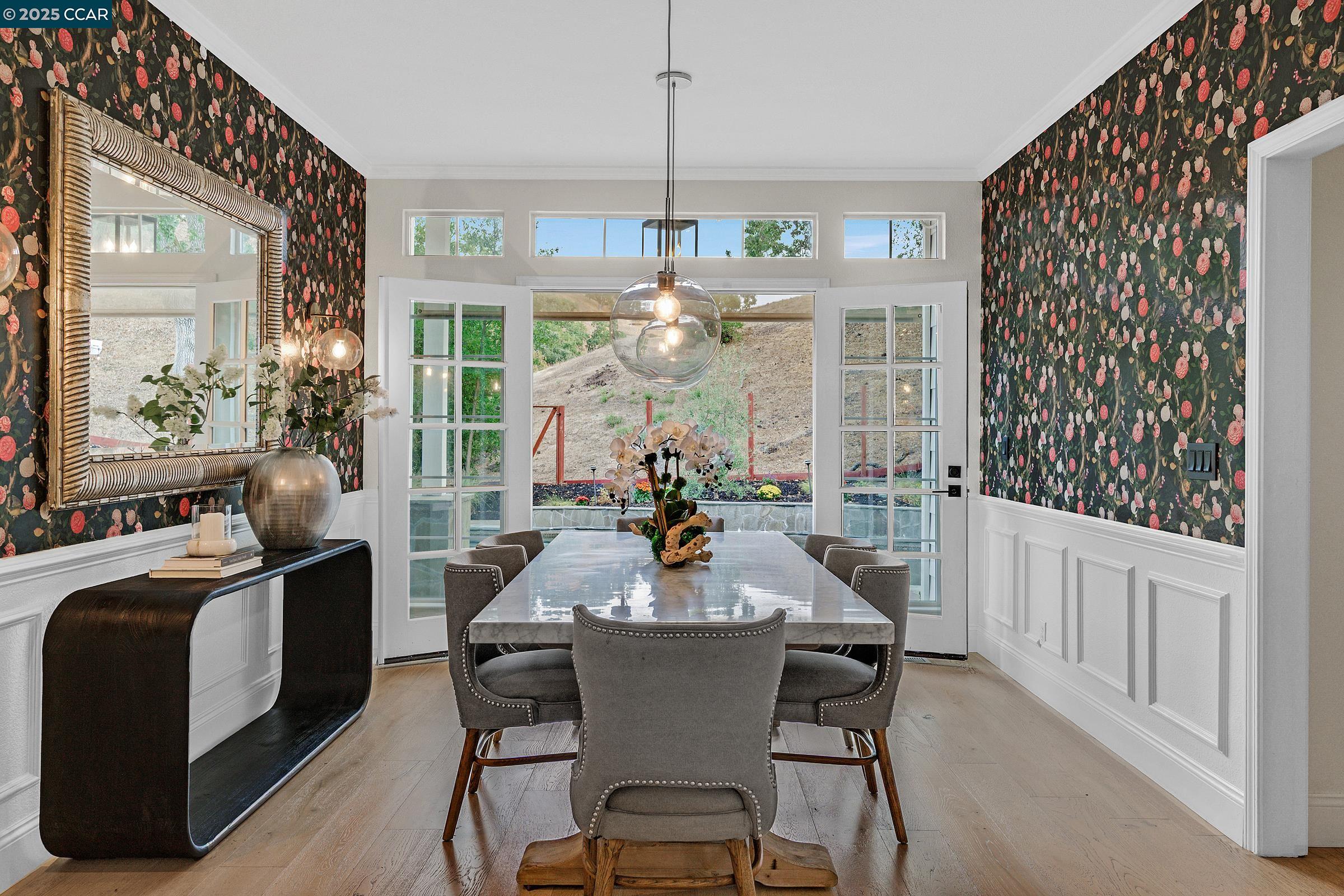 102 Leafield Rd
