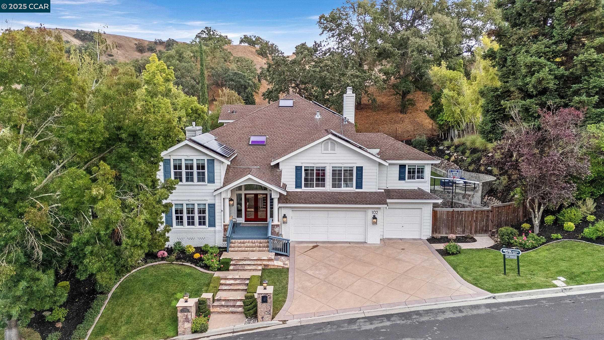 102 Leafield Rd