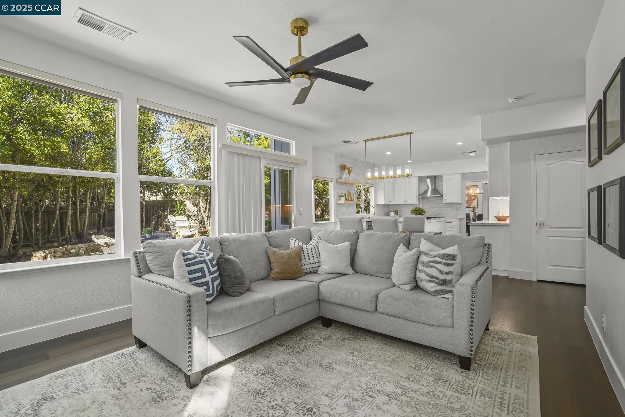 1437 Janet Ln, Concord