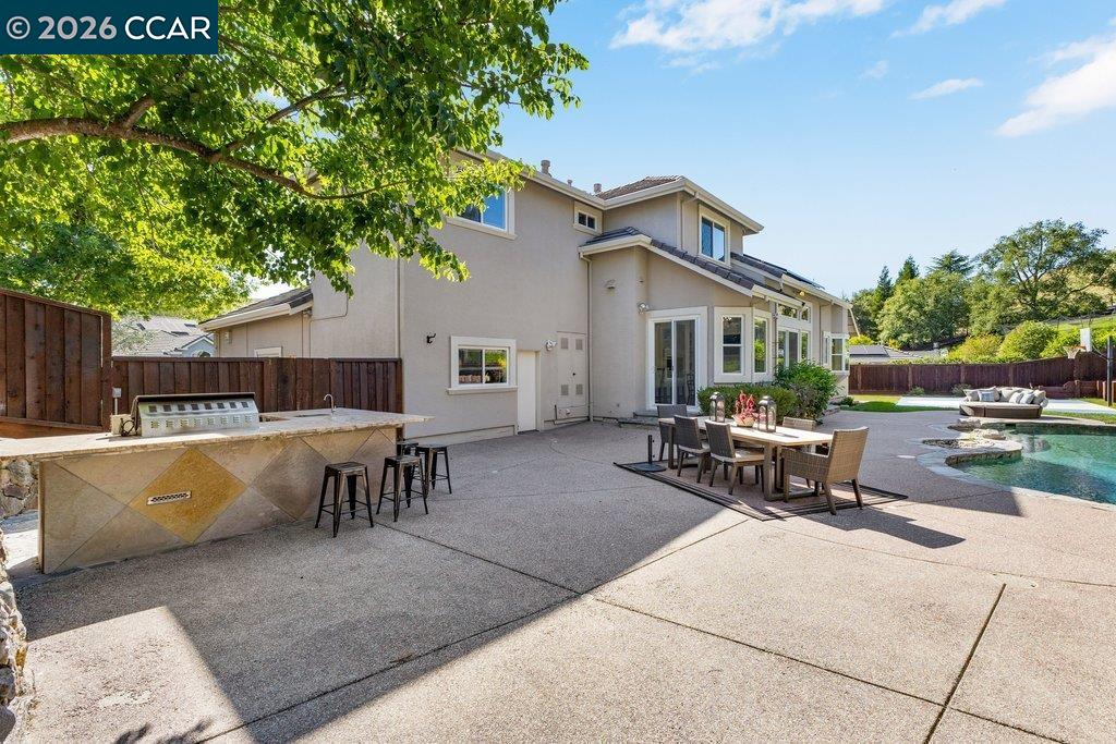 209 Fieldcrest Ct