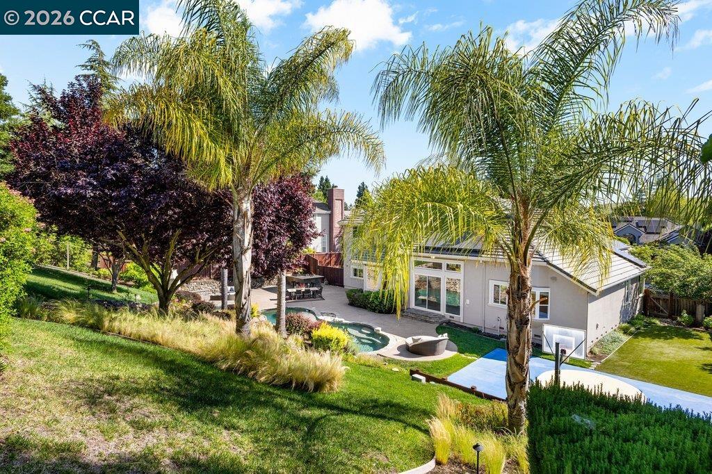 209 Fieldcrest Ct