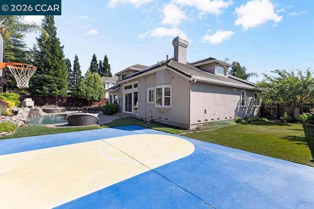 209 Fieldcrest Ct