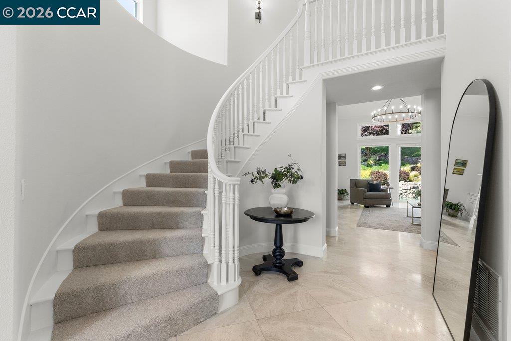 209 Fieldcrest Ct