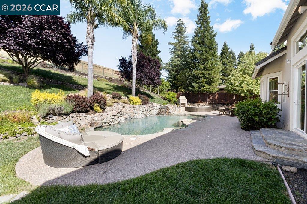 209 Fieldcrest Ct