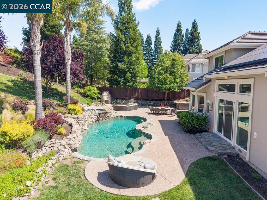 209 Fieldcrest Ct