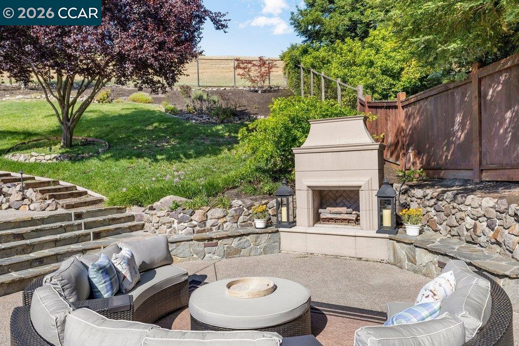 209 Fieldcrest Ct