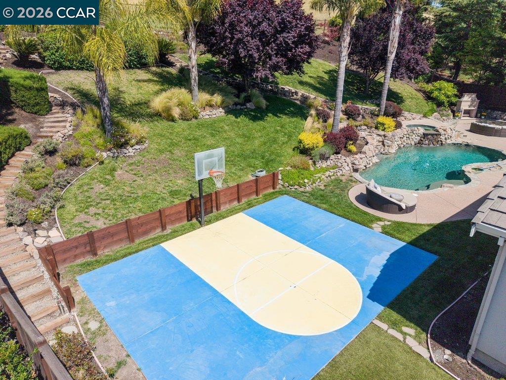 209 Fieldcrest Ct