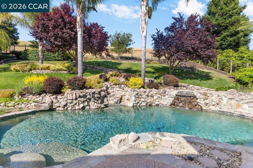 209 Fieldcrest Ct