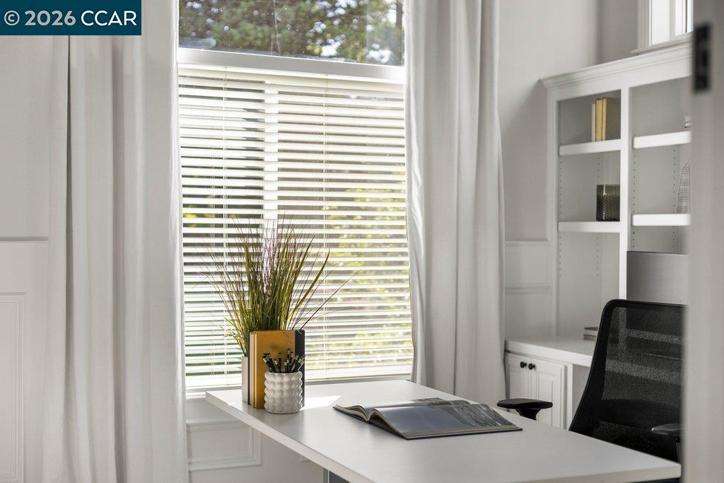 209 Fieldcrest Ct