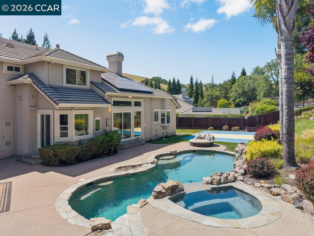 209 Fieldcrest Ct