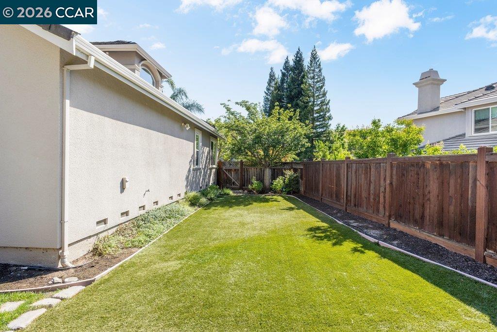 209 Fieldcrest Ct