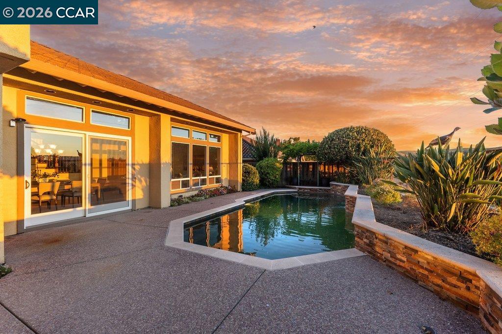 318 Sunset Dr