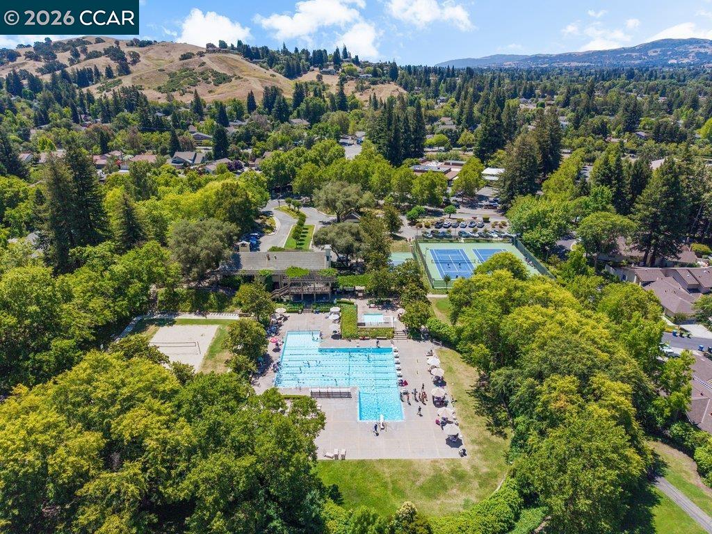 401 Old Orchard Ct
