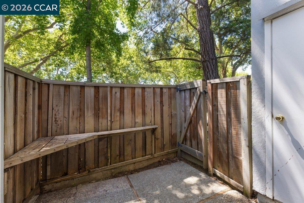 401 Old Orchard Ct