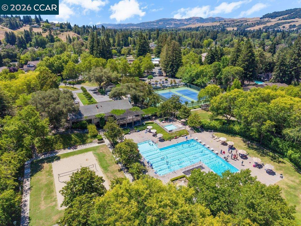 401 Old Orchard Ct