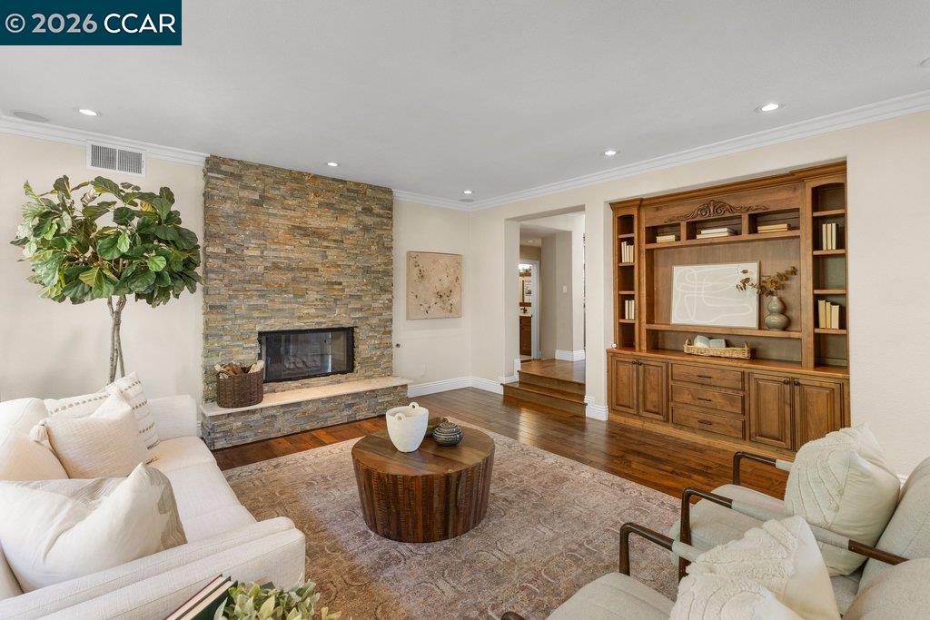 318 Sunset Dr