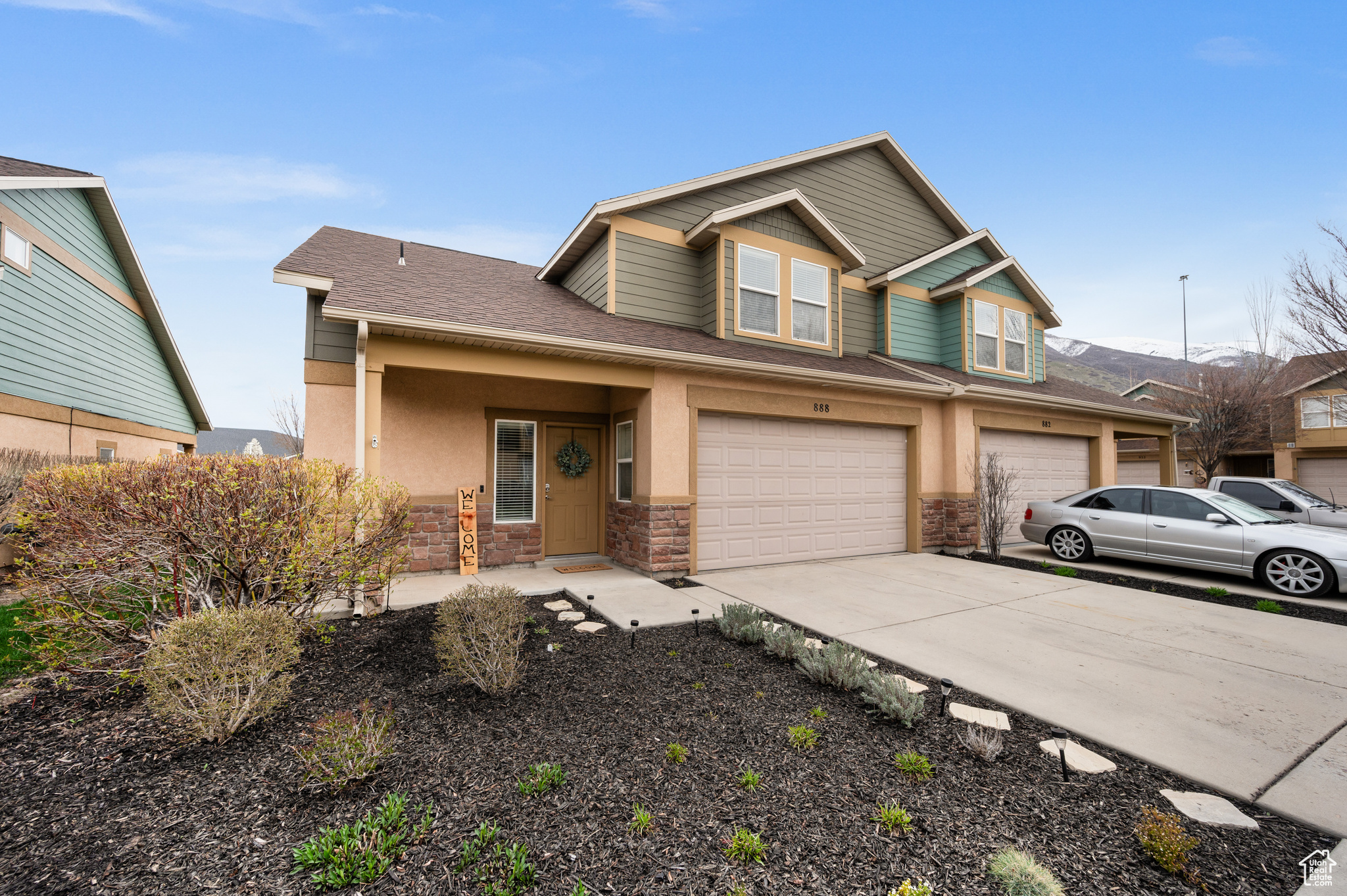888 W WATERSIDE DR