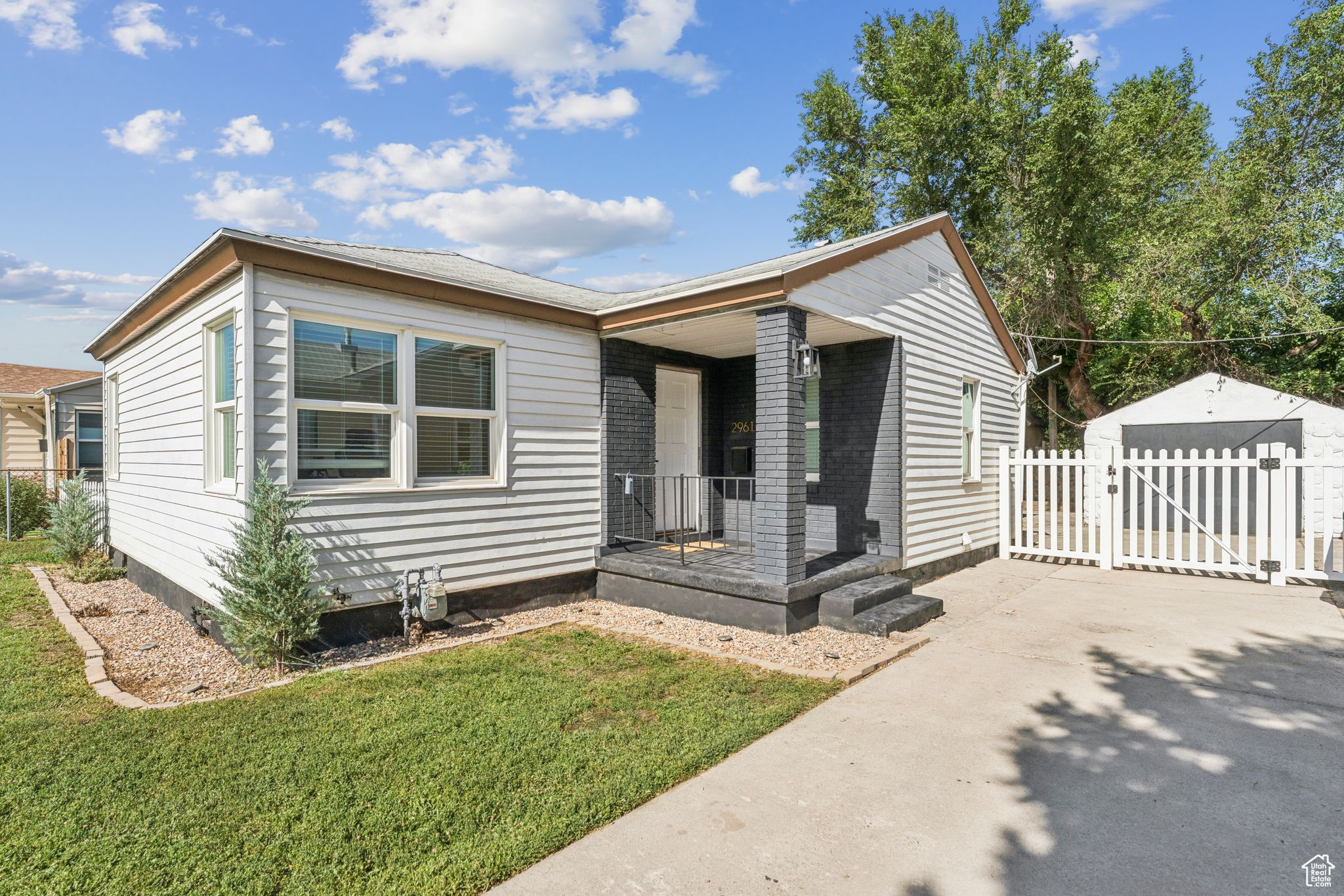 2961 S BLAIR ST